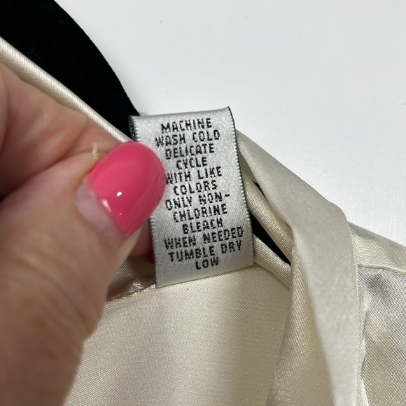 Valerie Stevens Womens Robe XL Cream Wide Sleeves Embroidery Pockets Belt Poly - Picture 10 of 12